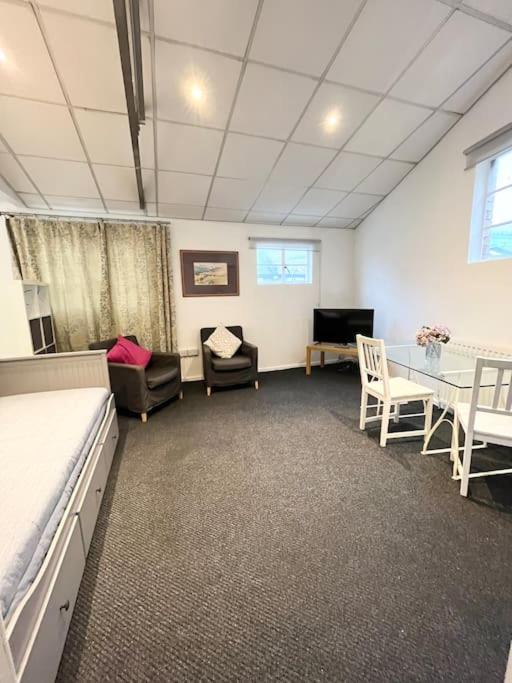 Cosy Apt 5mins Walk From Station Apartamento *